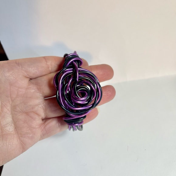 Wire Wrapped Rose Bracelet - Picture 6 of 7